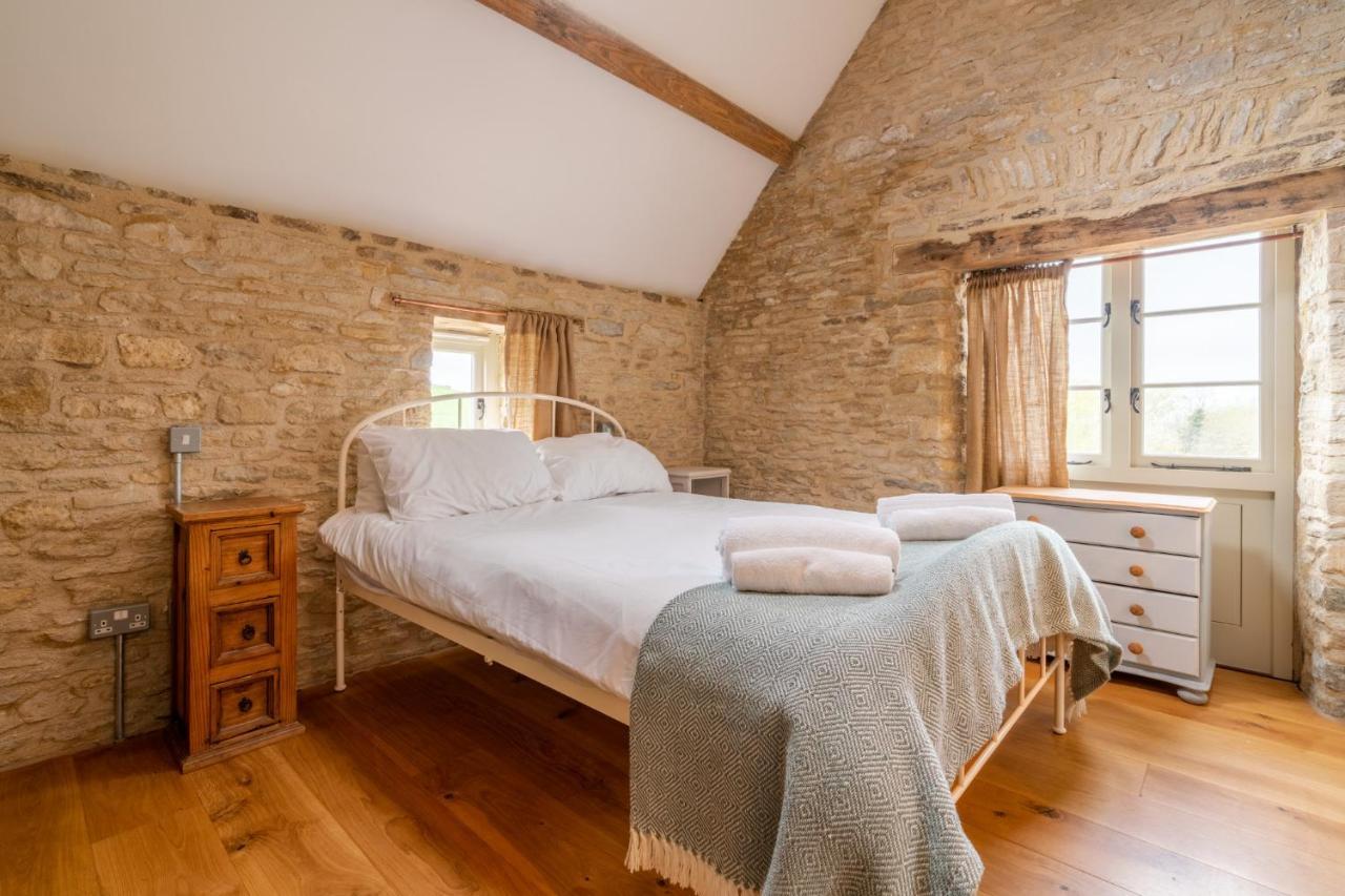Middle Barn Villa Dyrham Exterior foto