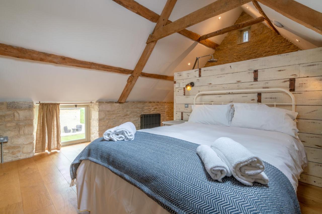 Middle Barn Villa Dyrham Exterior foto