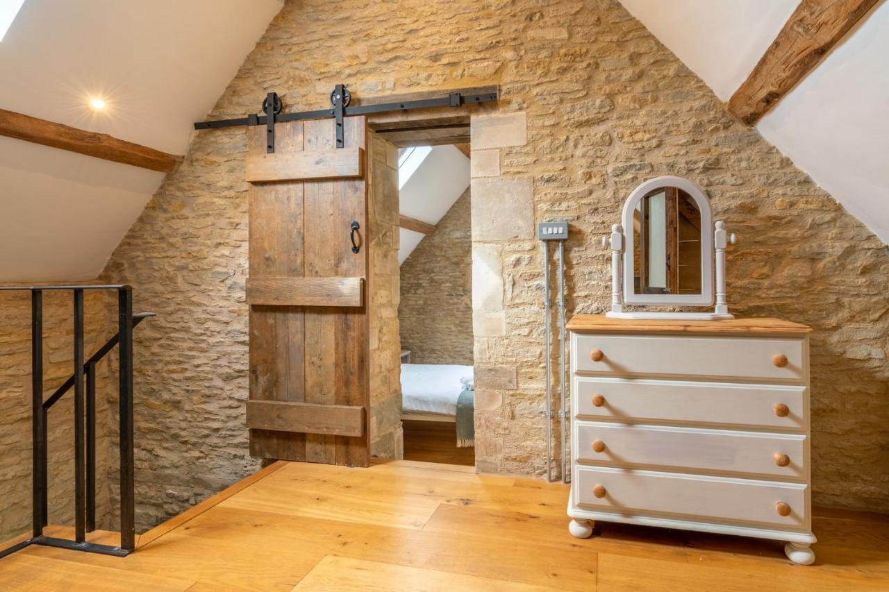 Middle Barn Villa Dyrham Exterior foto